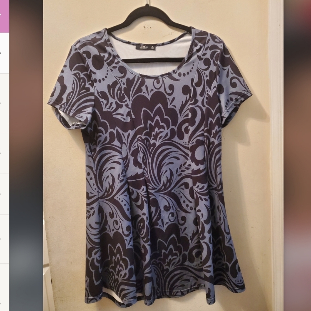 NWOT Grey & Black Swirl Tunic - Medium